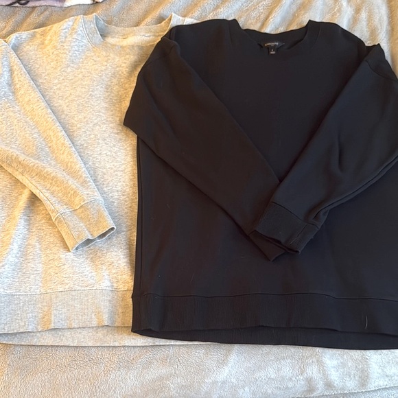 Banana Republic Factory Womens Crewneck Sweatshirts (2) - Picture 1 of 7